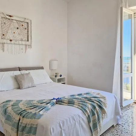 Apartment Sea Front 6 Seats Wi-fi Ac Park