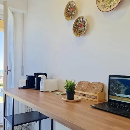 Sea Front 6 Seats Wi-fi Ac Park Apartment