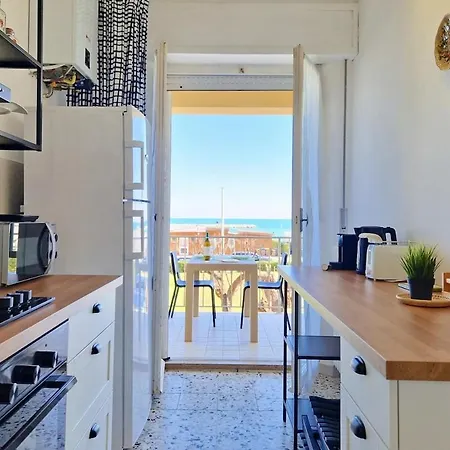 Apartment Sea Front 6 Seats Wi-fi Ac Park