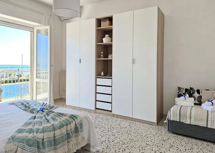 Sea Front 6 Seats Wi-fi Ac Park Apartment